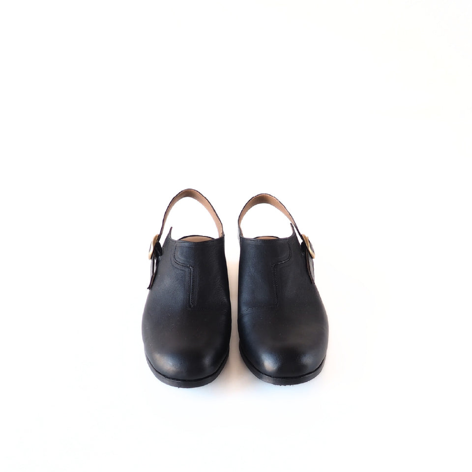 Back strap shoes（Ladies）